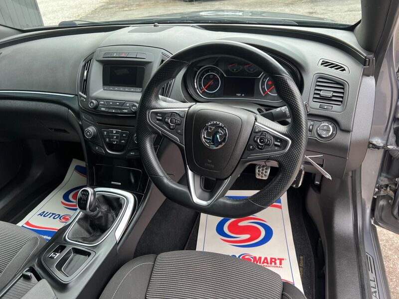 VAUXHALL INSIGNIA