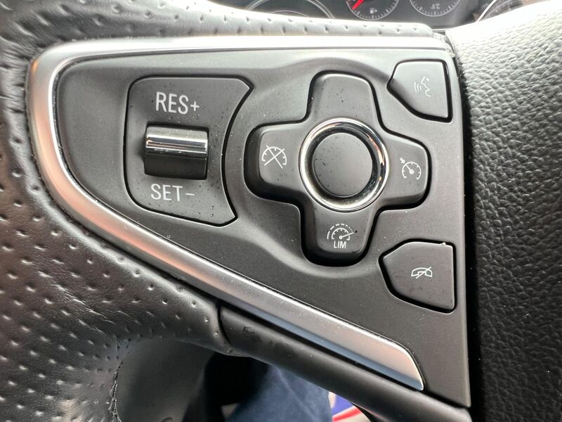 VAUXHALL INSIGNIA