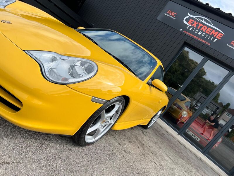 PORSCHE 911