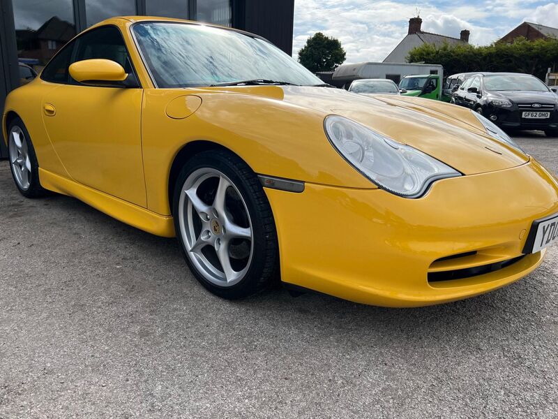PORSCHE 911