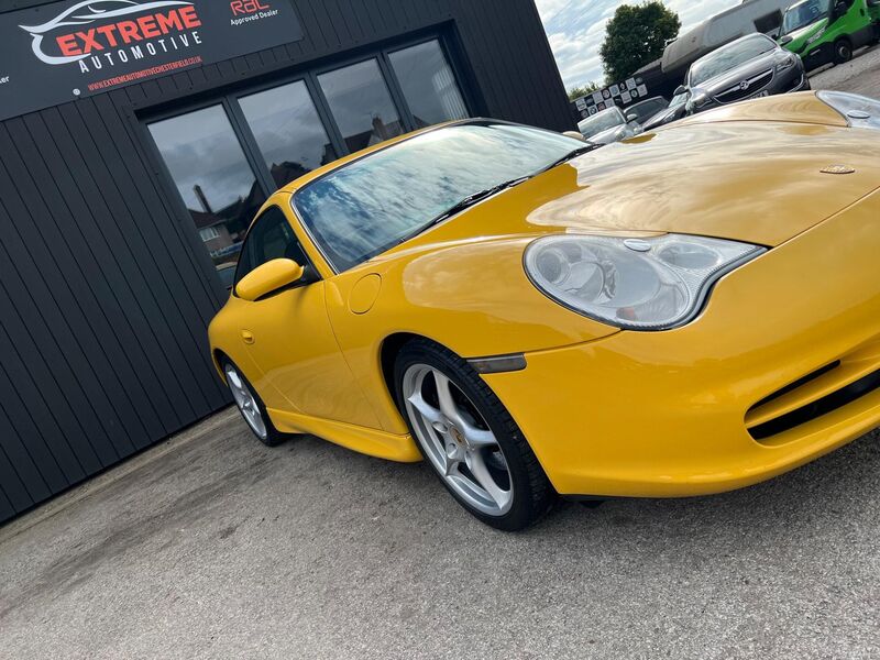 PORSCHE 911
