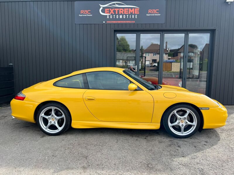 PORSCHE 911