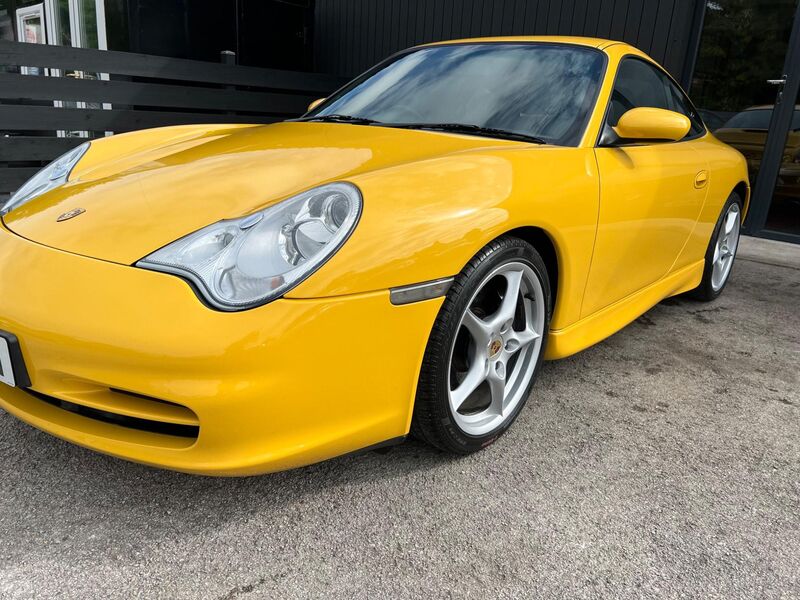PORSCHE 911