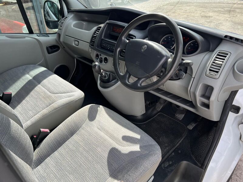 RENAULT TRAFIC