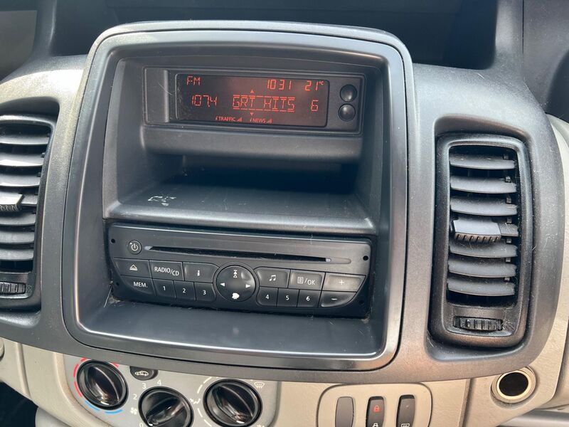 RENAULT TRAFIC
