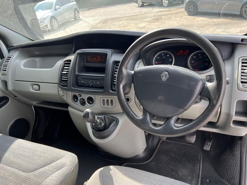 RENAULT TRAFIC
