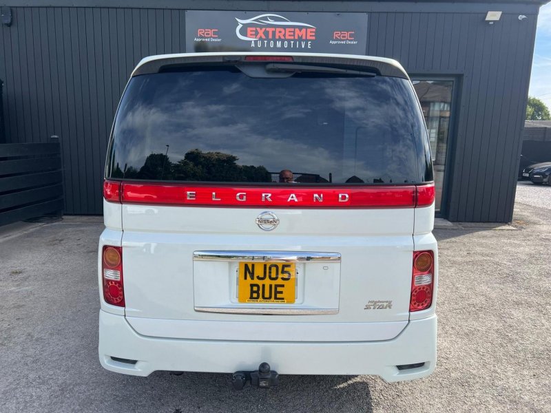 NISSAN ELGRAND