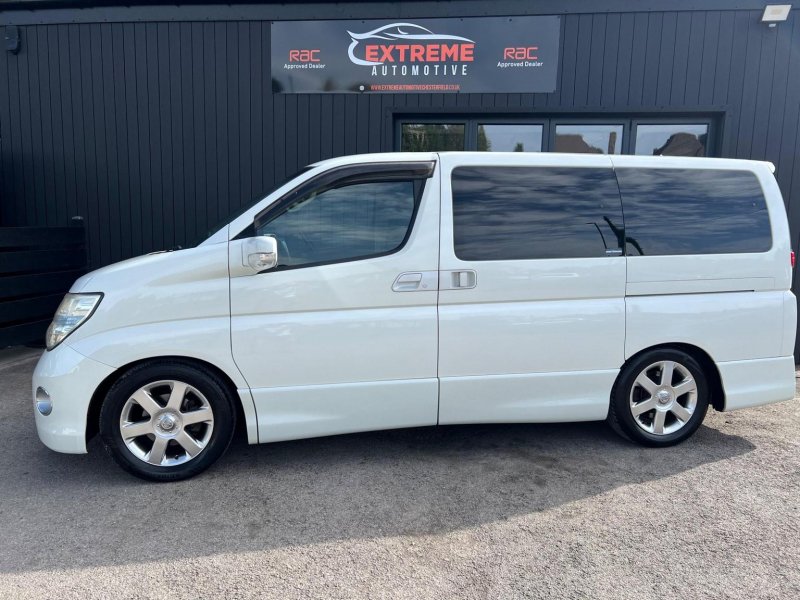 NISSAN ELGRAND
