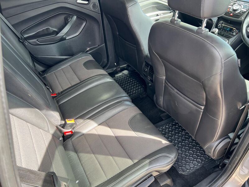 FORD KUGA