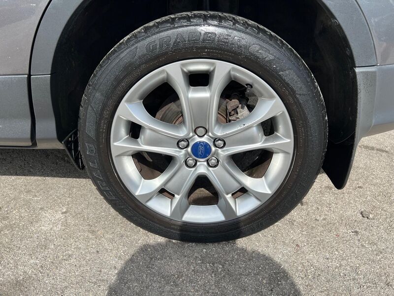 FORD KUGA
