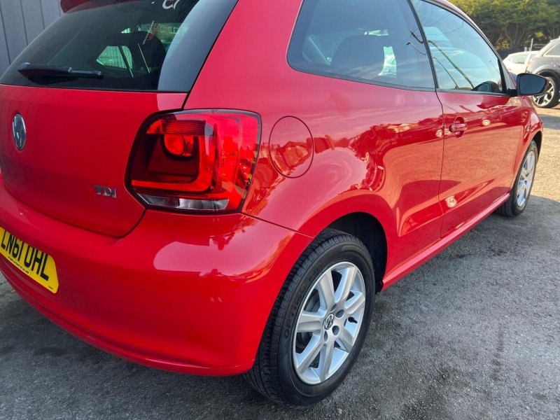 VOLKSWAGEN POLO