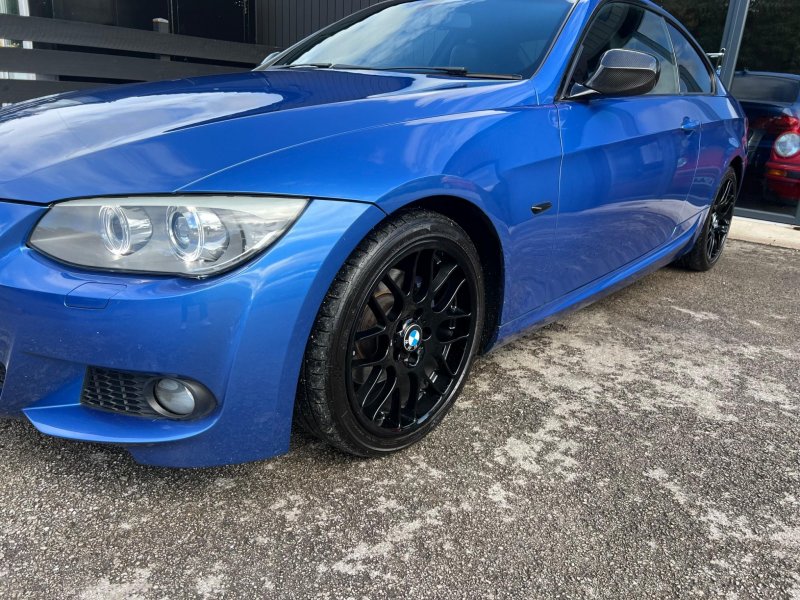 BMW 3 SERIES