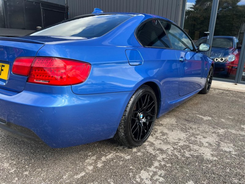 BMW 3 SERIES