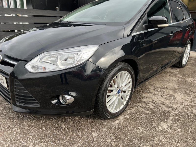 View FORD FOCUS 1.6 Zetec Euro 5 5dr