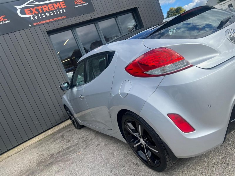 HYUNDAI VELOSTER