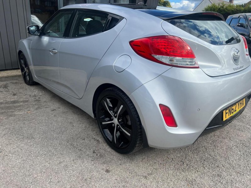 HYUNDAI VELOSTER