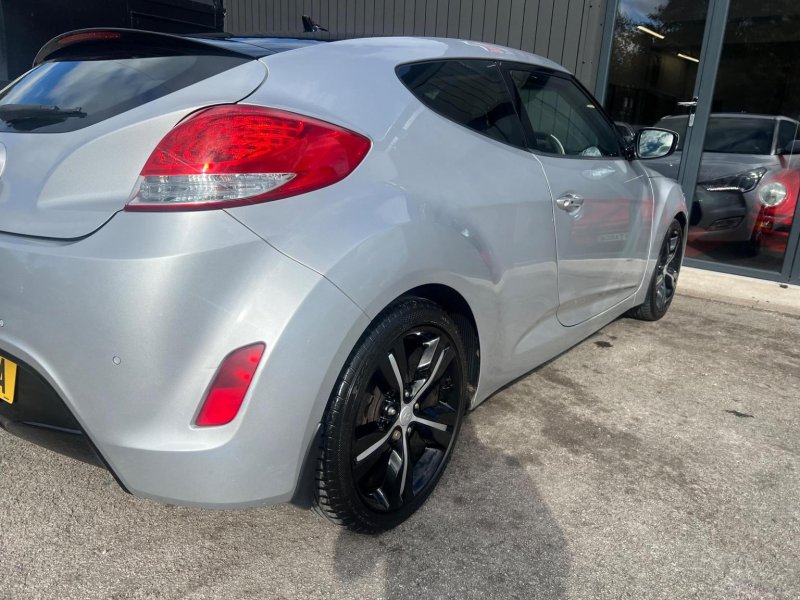 HYUNDAI VELOSTER
