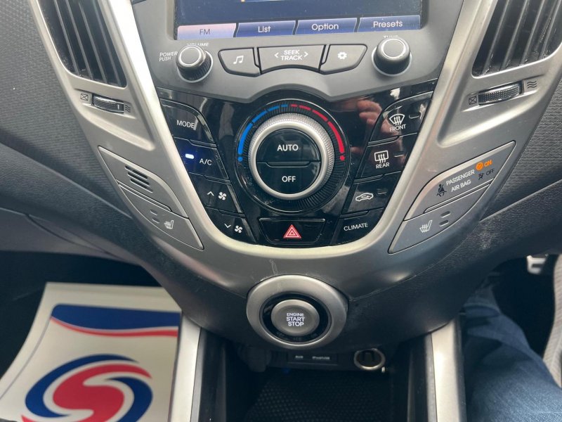 HYUNDAI VELOSTER