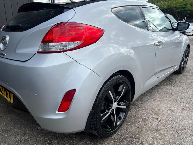 HYUNDAI VELOSTER