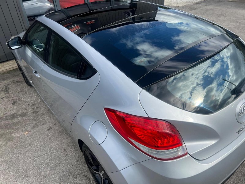 HYUNDAI VELOSTER