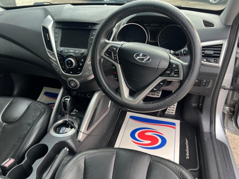 HYUNDAI VELOSTER