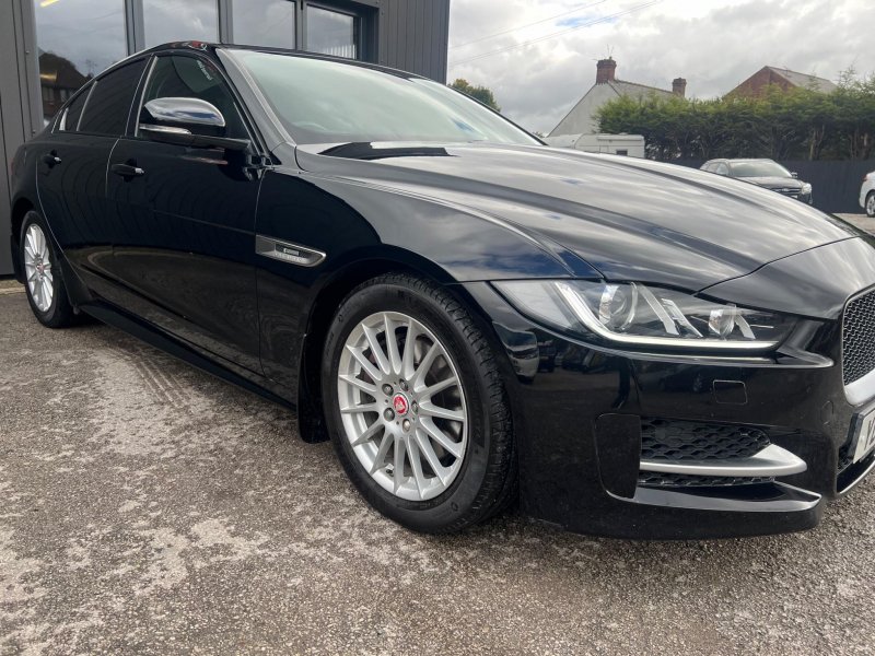 JAGUAR XE