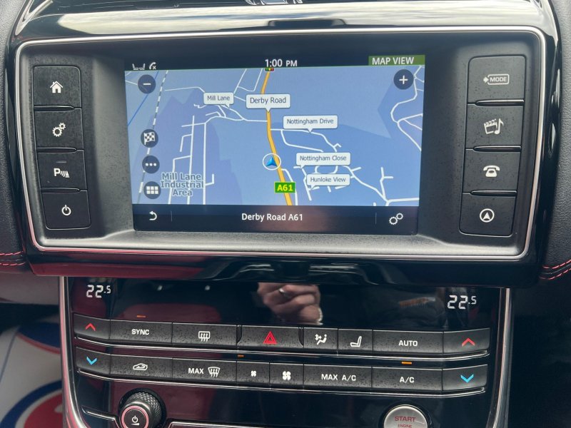 JAGUAR XE