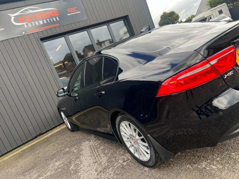 JAGUAR XE