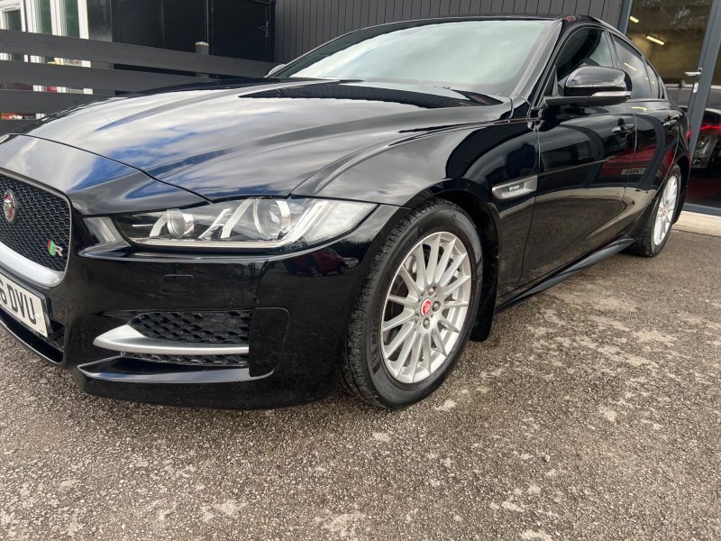 JAGUAR XE