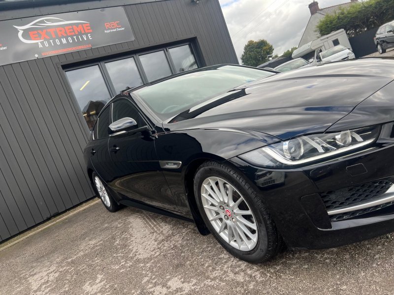 JAGUAR XE
