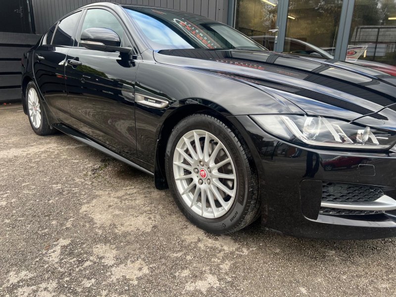 JAGUAR XE
