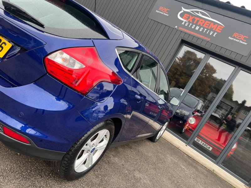 FORD FOCUS