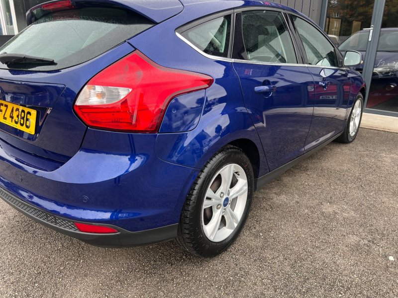 FORD FOCUS