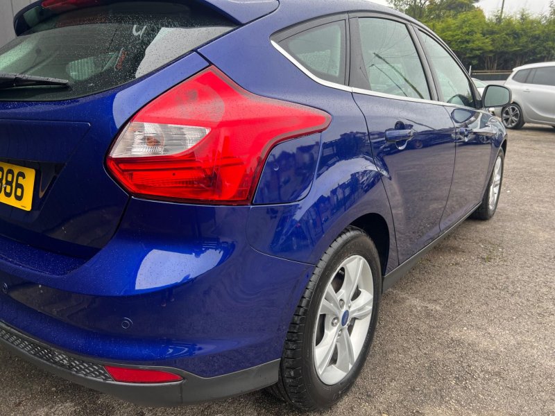 FORD FOCUS
