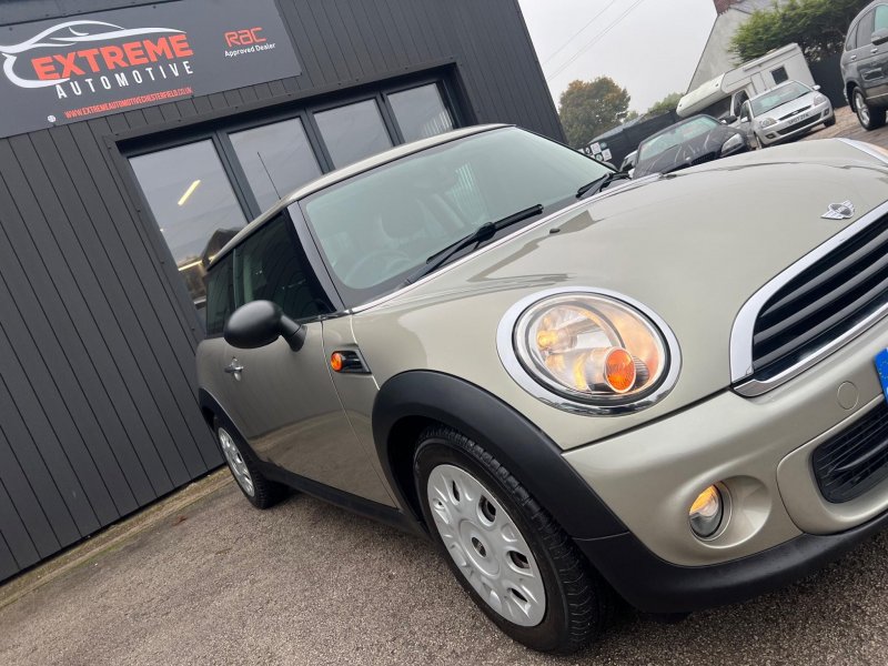 MINI HATCH
