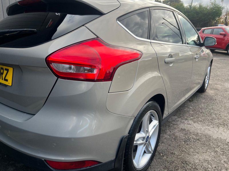 FORD FOCUS