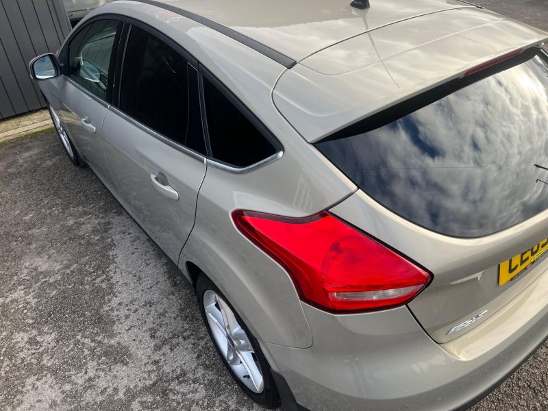 FORD FOCUS