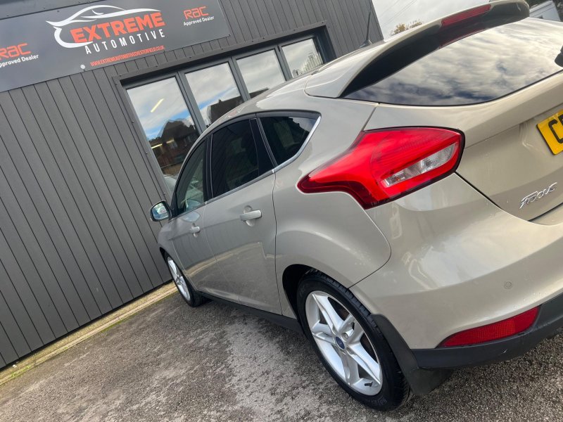 FORD FOCUS