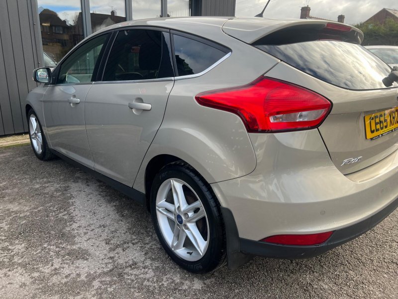 FORD FOCUS