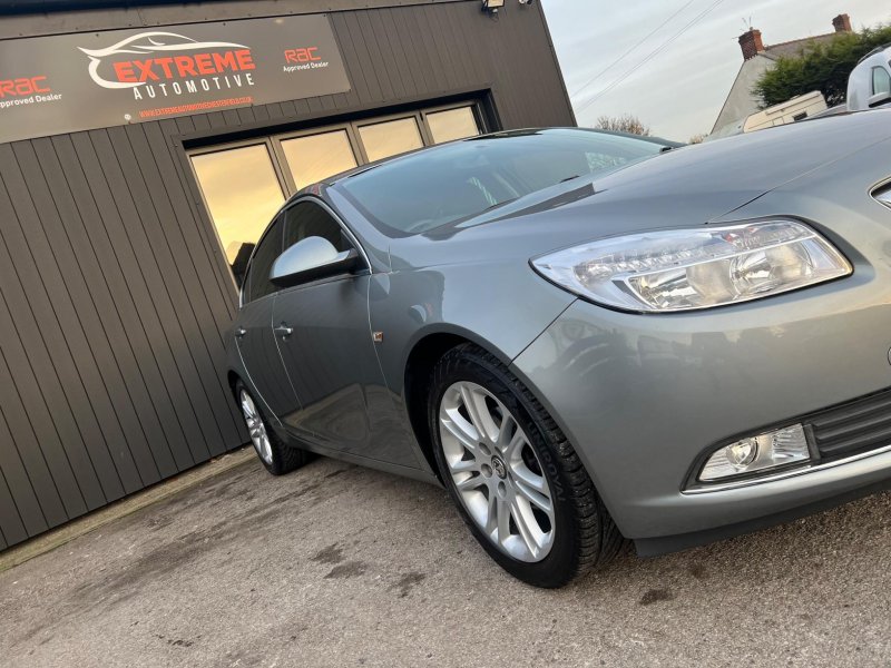 VAUXHALL INSIGNIA