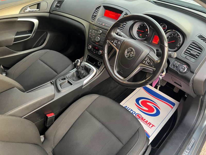 VAUXHALL INSIGNIA