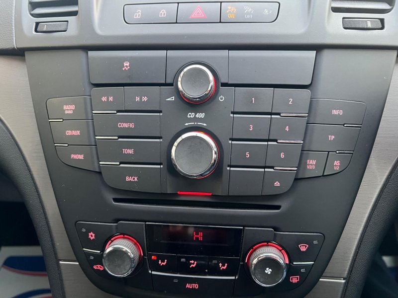 VAUXHALL INSIGNIA