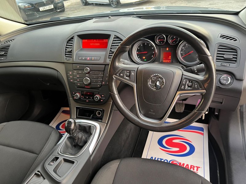 VAUXHALL INSIGNIA