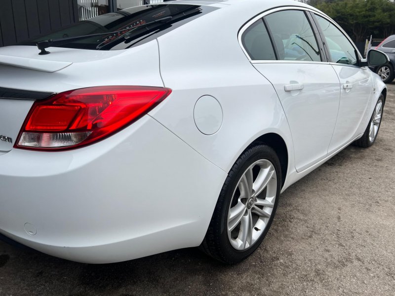 VAUXHALL INSIGNIA