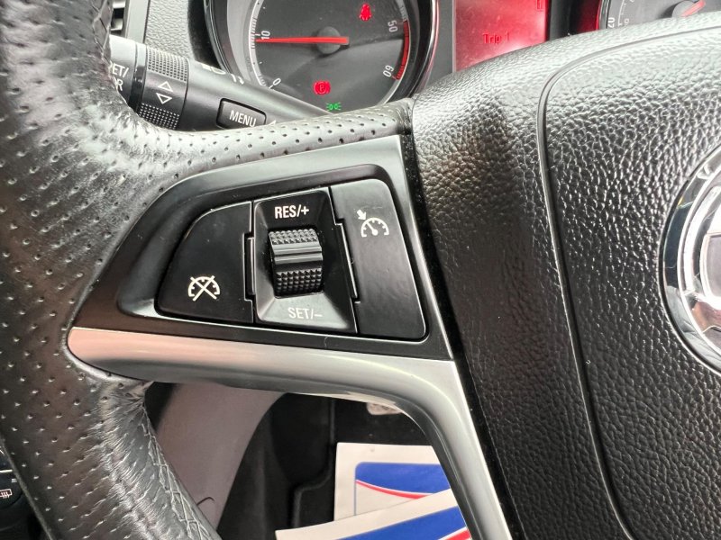 VAUXHALL INSIGNIA