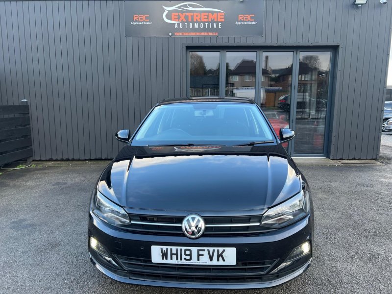 VOLKSWAGEN POLO