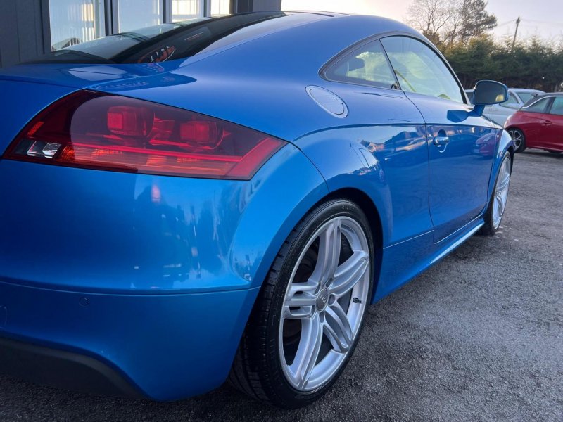 AUDI TT