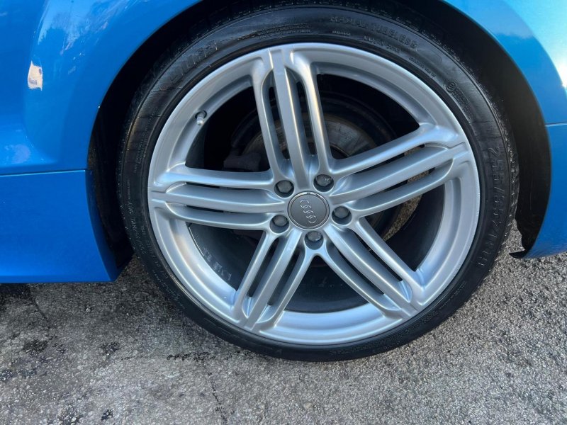 AUDI TT