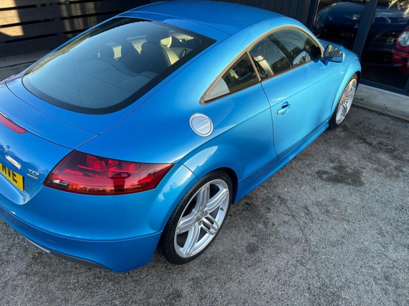 AUDI TT