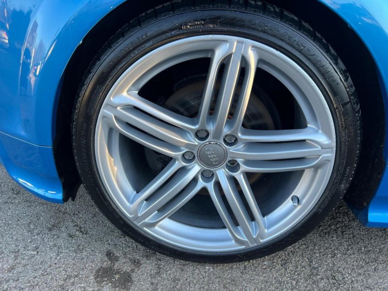 AUDI TT
